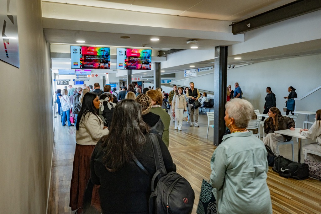 Airport TV 2048x1363 1
